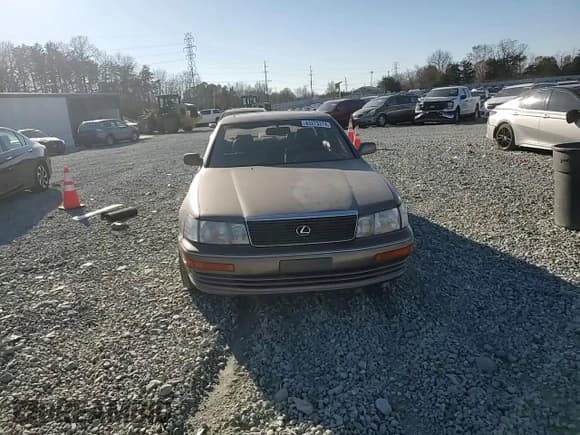 ✅ 1993 Lexus LS • VIN: JT8UF11E3P0155716 • Лот: 83273374. Опубликован ранее на Copart с пробегом 352 180 миль. Бесплатный доступ к архиву аукционных продаж из США и подробный отчёт об истории автомобиля на DreamBid. Изображение 11.