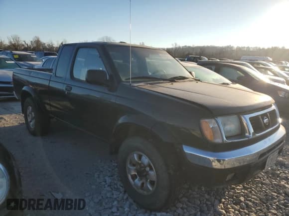 ✅ 1999 Nissan Frontier XE • VIN: 1N6ED26Y4XC322021 • Lot: 82690214. Wystawiony na Copart z przebiegiem 102 758 mil. Bezpłatny archiwum sprzedaży aukcyjnych z USA i szczegółowy raport historii pojazdu na DreamBid. Zdjęcie 4.
