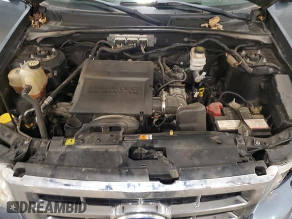 ✅ 2012 Ford Escape XLT • VIN: 1FMCU9DG5CKB67472 • Lot: 90642385. Listed on Copart with 178,340 mi. Free auction sales archive from the USA and detailed vehicle history report at DreamBid. Image 12.