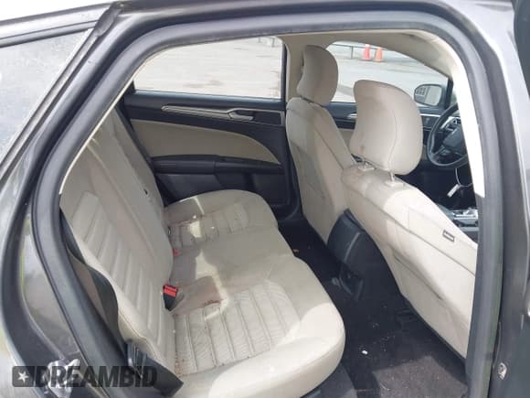 ✅ 2019 Ford Fusion S • VIN: 3FA6P0G7XKR102326 • Лот: 41920850. Опубликован ранее на IAAI с пробегом 93 002 миль. Бесплатный доступ к архиву аукционных продаж из США и подробный отчёт об истории автомобиля на DreamBid. Изображение 8.