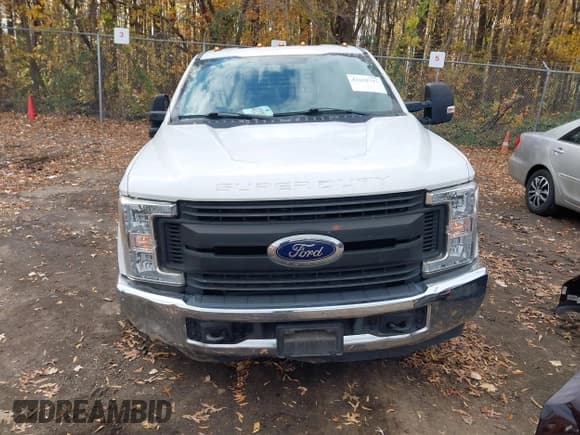 ✅ 2017 Ford F-350 • VIN: 1FD7W3AT4HEC95024 • Lot: 43682999. Listed on IAAI with 131,581 mi. Free auction sales archive from the USA and detailed vehicle history report at DreamBid. Image 12.