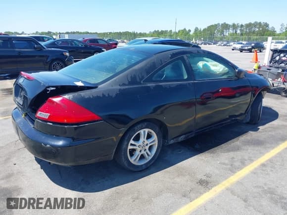 ✅ 2007 Honda Accord EX • VIN: 1HGCM72787A008602 • Lot: 42039996. Wystawiony na IAAI z przebiegiem 199 074 mil. Bezpłatny archiwum sprzedaży aukcyjnych z USA i szczegółowy raport historii pojazdu na DreamBid. Zdjęcie 4.