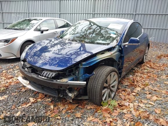 ✅ 2020 Tesla Model 3 Standard Range Plus • VIN: 5YJ3E1EAXLF661367 • Lot: 43453953. Wystawiony na IAAI z przebiegiem 57 173 mil. Bezpłatny archiwum sprzedaży aukcyjnych z USA i szczegółowy raport historii pojazdu na DreamBid. Zdjęcie 2.