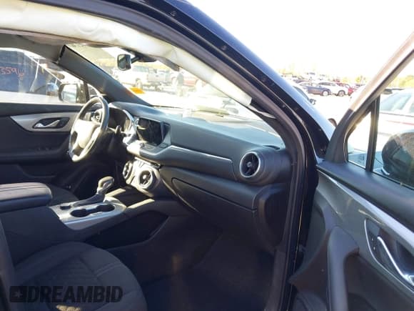 ✅ 2020 Chevrolet Blazer LT • VIN: 3GNKBHRS4LS604743 • Lot: 43462136. Listed on IAAI with 52,127 mi. Free auction sales archive from the USA and detailed vehicle history report at DreamBid. Image 5.