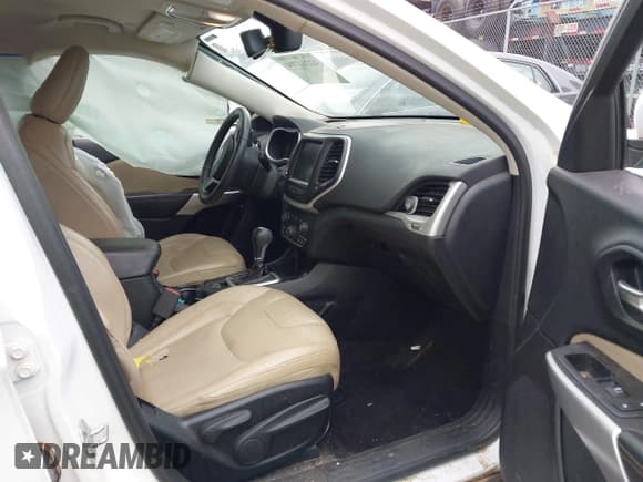 ✅ 2018 Jeep Cherokee Limited • VIN: 1C4PJLDB8JD620937 • Лот: 42214704. Опубликован ранее на IAAI с пробегом 172 090 миль. Бесплатный доступ к архиву аукционных продаж из США и подробный отчёт об истории автомобиля на DreamBid. Изображение 5.