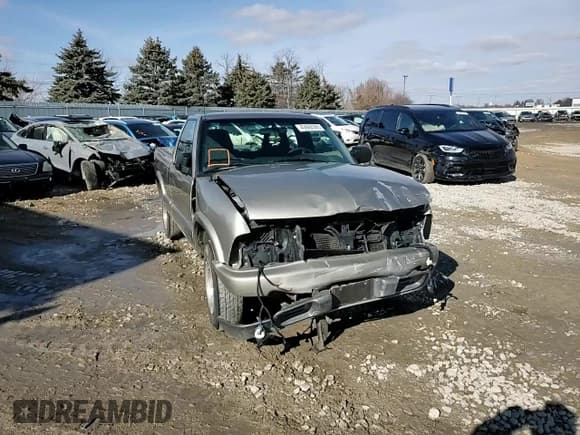 ✅ 2001 Chevrolet S-10 • VIN: 1GCCS145718259512 • Лот: 43996395. Опубликован ранее на Copart с пробегом 84 003 миль. Бесплатный доступ к архиву аукционных продаж из США и подробный отчёт об истории автомобиля на DreamBid. Изображение 11.