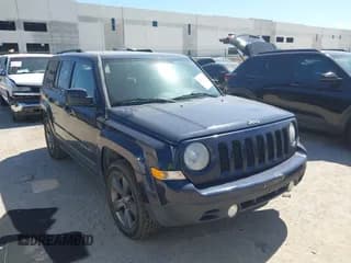 ✅ 2014 Jeep Patriot Latitude • VIN: 1C4NJPFA4ED679749 • Lot: 42811671. Wystawiony na IAAI z przebiegiem 195 332 mil. Bezpłatny archiwum sprzedaży aukcyjnych z USA i szczegółowy raport historii pojazdu na DreamBid. Zdjęcie 1.