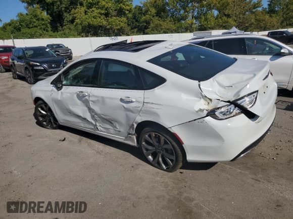✅ 2016 Chrysler 200 S • VIN: 1C3CCCBG2GN121128 • Lot: 71313135. Wystawiony na Copart z przebiegiem 86 292 mil. Bezpłatny archiwum sprzedaży aukcyjnych z USA i szczegółowy raport historii pojazdu na DreamBid. Zdjęcie 2.