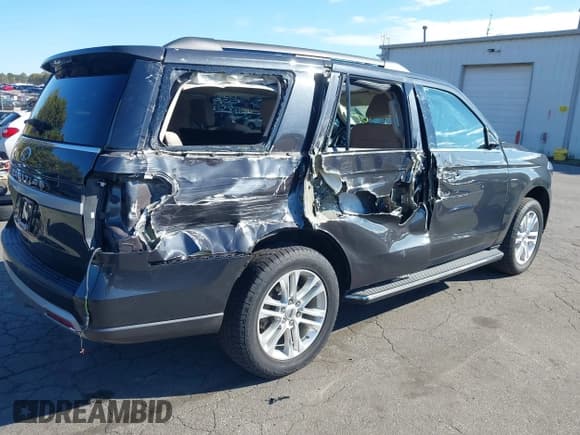 ✅ 2022 Ford Expedition XLT • VIN: 1FMJU1JT6NEA44050 • Lot: 43527237. Listed on IAAI with 39,650 mi. Free auction sales archive from the USA and detailed vehicle history report at DreamBid. Image 4.