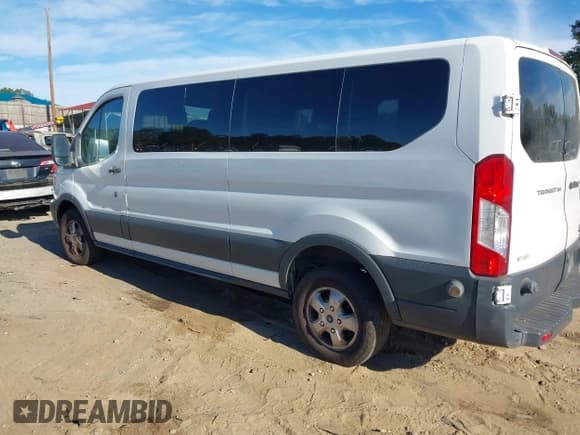 ✅ 2018 Ford Transit Passenger XL • VIN: 1FBZX2YMXJKB06357 • Lot: 43534327. Wystawiony na IAAI z przebiegiem 286 290 mil. Bezpłatny archiwum sprzedaży aukcyjnych z USA i szczegółowy raport historii pojazdu na DreamBid. Zdjęcie 3.