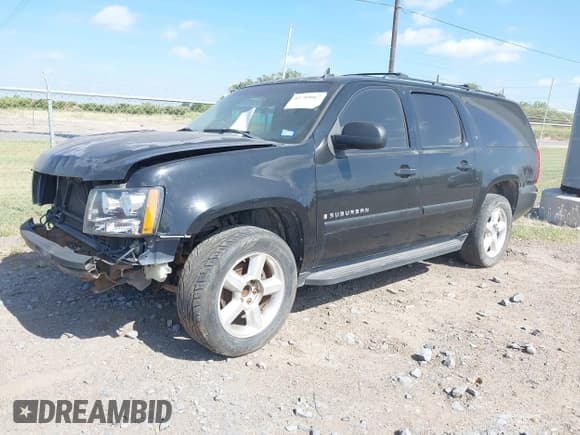 ✅ 2007 Chevrolet Suburban LT • VIN: 1GNFC16097J350432 • Lot: 42789067. Listed on IAAI with 316,142 mi. Free auction sales archive from the USA and detailed vehicle history report at DreamBid. Image 2.