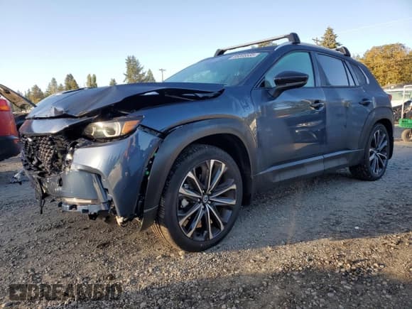 ✅ 2025 Mazda CX-50 Premium Plus • VIN: 7MMVABEY3SN369552 • Лот: 85005535. Опубликован ранее на Copart с пробегом 3 936 миль. Бесплатный доступ к архиву аукционных продаж из США и подробный отчёт об истории автомобиля на DreamBid. Изображение 1.