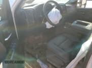 ✅ 2019 Chevrolet Silverado 2500HD Work Truck • VIN: 2GC2KREG9K1240507 • Lot: 70672895. Wystawiony na Copart z przebiegiem 117 725 mil. Bezpłatny archiwum sprzedaży aukcyjnych z USA i szczegółowy raport historii pojazdu na DreamBid. Zdjęcie 8.