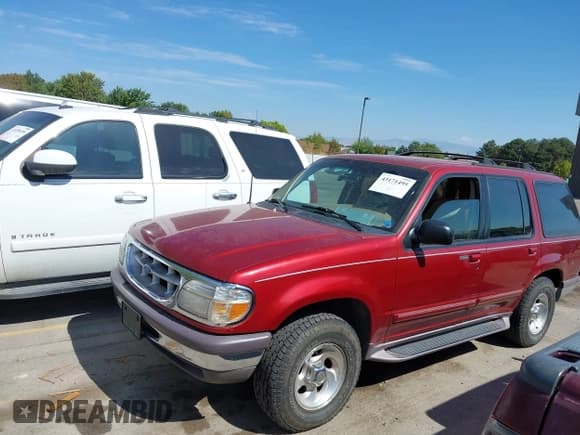 ✅ 1997 Ford Explorer XL • VIN: 1FMDU34E8VZA93295 • Lot: 43171495. Listed on IAAI with Not provided. Free auction sales archive from the USA and detailed vehicle history report at DreamBid. Image 2.