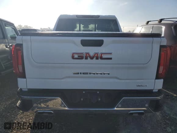 ✅ 2025 GMC Sierra 1500 SLT • VIN: 1GTUUDED5SZ101350 • Лот: 84636175. Опубликован ранее на Copart с пробегом 14 856 миль. Бесплатный доступ к архиву аукционных продаж из США и подробный отчёт об истории автомобиля на DreamBid. Изображение 6.