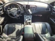 ✅ 2015 Chrysler 200 C • VIN: 1C3CCCCB9FN544158 • Lot: 87474115. Wystawiony na Copart z przebiegiem 148 853 mil. Bezpłatny archiwum sprzedaży aukcyjnych z USA i szczegółowy raport historii pojazdu na DreamBid. Zdjęcie 8.