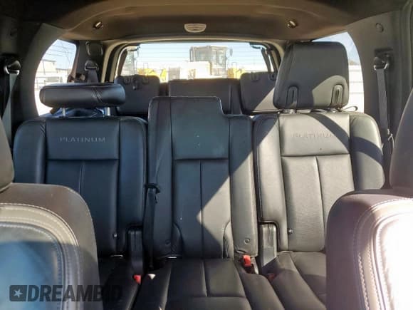 ✅ 2015 Ford Expedition Platinum • VIN: 1FMJU1LT6FEF28265 • Lot: 92391085. Wystawiony na Copart z przebiegiem 171 717 mil. Bezpłatny archiwum sprzedaży aukcyjnych z USA i szczegółowy raport historii pojazdu na DreamBid. Zdjęcie 10.