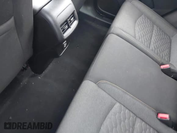 ✅ 2019 Chevrolet Equinox LT • VIN: 2GNAXKEV4K6201322 • Lot: 43329637. Listed on IAAI with 45,832 mi. Free auction sales archive from the USA and detailed vehicle history report at DreamBid. Image 8.