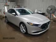 ✅ 2023 Mazda 3 S Preferred • VIN: 3MZBPACM6PM359429 • Лот: 50102595. Опубликован ранее на Copart с пробегом 38 674 миль. Бесплатный доступ к архиву аукционных продаж из США и подробный отчёт об истории автомобиля на DreamBid. Изображение 4.