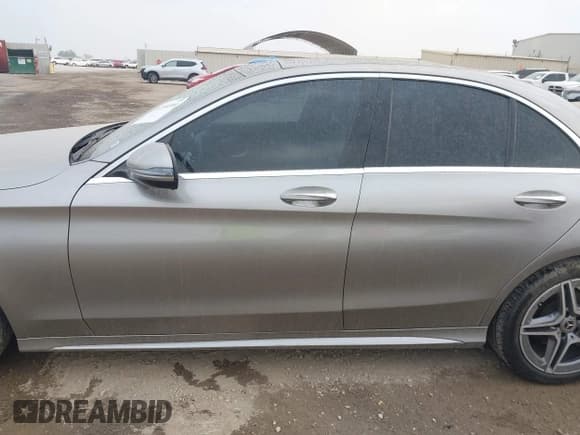✅ 2020 Mercedes-Benz C 300 • VIN: 55SWF8EB3LU328034 • Lot: 42269199. Listed on IAAI with 61,909 mi. Free auction sales archive from the USA and detailed vehicle history report at DreamBid. Image 14.