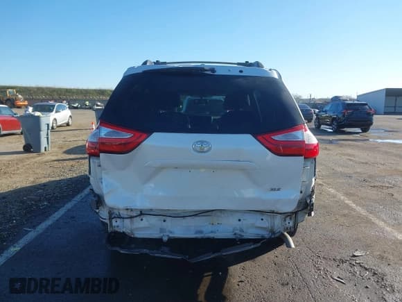 ✅ 2016 Toyota Sienna XLE • VIN: 5TDYK3DC9GS755187 • Lot: 41344816. Listed on IAAI with 106,694 mi. Free auction sales archive from the USA and detailed vehicle history report at DreamBid. Image 17.