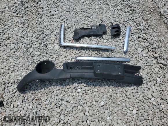 ✅ 2013 GMC Sierra 1500 SLT • VIN: 1GTR2WE79DZ202136 • Lot: 60446845. Listed on Copart with 121,138 mi. Free auction sales archive from the USA and detailed vehicle history report at DreamBid. Image 12.