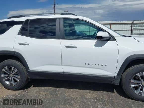 2025 Chevrolet Equinox FWD LT с VIN 3GNAXHEG5SL202771, выставлен на аукционе IAAI как лот 42606037 с пробегом 8 012 миль миль и . История ставок и продаж доступна на DreamBid. Изображение 13.