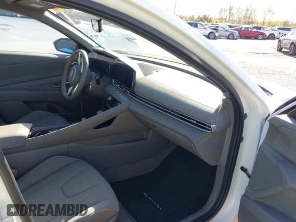 ✅ 2025 Hyundai Elantra SEL Convenience • VIN: KMHLS4DG7SU951650 • Lot: 43330896. Listed on IAAI with 2,140 mi. Free auction sales archive from the USA and detailed vehicle history report at DreamBid. Image 5.