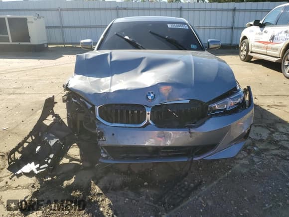 ✅ 2025 BMW 3 Series 330i xDrive • VIN: 3MW89CW06S8F00493 • Lot: 89500085. Wystawiony na Copart z przebiegiem Nie podano. Bezpłatny archiwum sprzedaży aukcyjnych z USA i szczegółowy raport historii pojazdu na DreamBid. Zdjęcie 5.