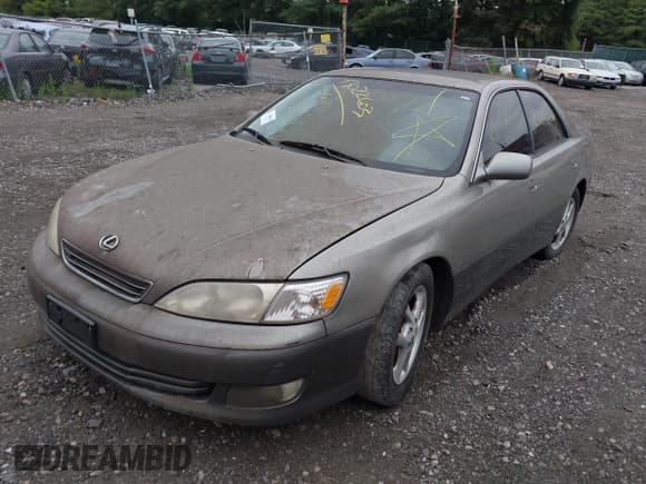 ✅ 2001 Lexus ES 300 • VIN: JT8BF28G410314822 • Lot: 43022603. Wystawiony na IAAI z przebiegiem Nie podano. Bezpłatny archiwum sprzedaży aukcyjnych z USA i szczegółowy raport historii pojazdu na DreamBid. Zdjęcie 2.