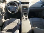 ✅ 2015 Chevrolet Traverse LS • VIN: 1GNKRFED5FJ380847 • Lot: 82489955. Wystawiony na Copart z przebiegiem 129 775 mil. Bezpłatny archiwum sprzedaży aukcyjnych z USA i szczegółowy raport historii pojazdu na DreamBid. Zdjęcie 8.