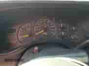 2001 Chevrolet Silverado 1500 LT z VIN 1GCEC19T01Z169707, wystawiony jako Copart lot #60702145 z przebiegiem 331 582 mil mil oraz Czysty tytuł • Clean title. Historia ofert i sprzedaży dostępna na DreamBid. Obrazek 9.