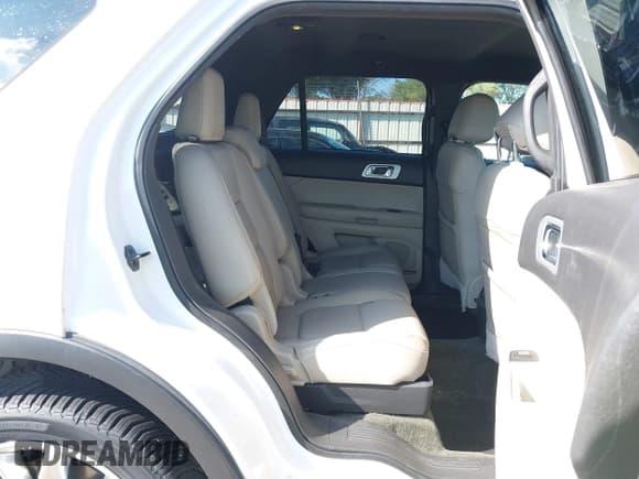 ✅ 2013 Ford Explorer XLT • VIN: 1FM5K7D88DGC05566 • Lot: 43547707. Listed on IAAI with 158,745 mi. Free auction sales archive from the USA and detailed vehicle history report at DreamBid. Image 8.