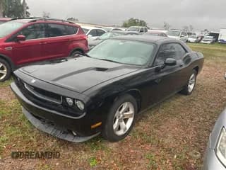 ✅ 2009 Dodge Challenger SE • VIN: 2B3LJ44V89H577103 • Lot: 82010204. Wystawiony na Copart z przebiegiem 172 791 mil. Bezpłatny archiwum sprzedaży aukcyjnych z USA i szczegółowy raport historii pojazdu na DreamBid. Zdjęcie 2.