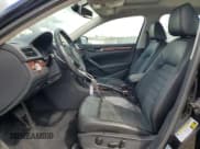 ✅ 2013 Volkswagen Passat SEL • VIN: 1VWCP7A32DC073706 • Lot: 69902485. Wystawiony na Copart z przebiegiem 171 158 mil. Bezpłatny archiwum sprzedaży aukcyjnych z USA i szczegółowy raport historii pojazdu na DreamBid. Zdjęcie 7.