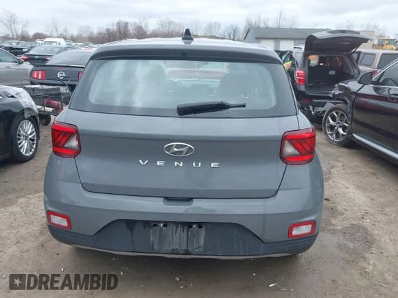 ✅ 2021 Hyundai Venue SE • VIN: KMHRB8A3XMU066719 • Lot: 42016325. Listed on IAAI with 105,191 mi. Free auction sales archive from the USA and detailed vehicle history report at DreamBid. Image 16.