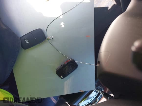 ✅ 2000 Audi A4 • VIN: WAUDH28DXYA145742 • Лот: 42017244. Опубликован ранее на IAAI с пробегом 235 373 миль. Бесплатный доступ к архиву аукционных продаж из США и подробный отчёт об истории автомобиля на DreamBid. Изображение 11.