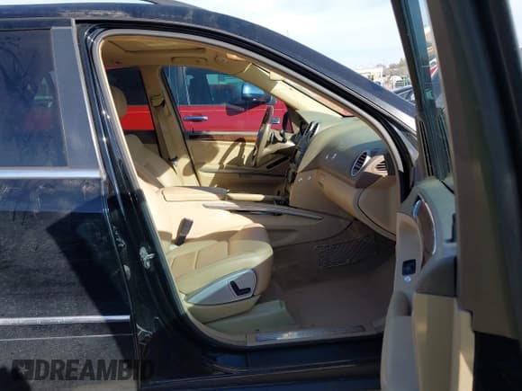 ✅ 2010 Mercedes-Benz M 350 • VIN: 4JGBB5GB1AA581247 • Lot: 43666756. Listed on IAAI with 169,065 mi. Free auction sales archive from the USA and detailed vehicle history report at DreamBid. Image 5.