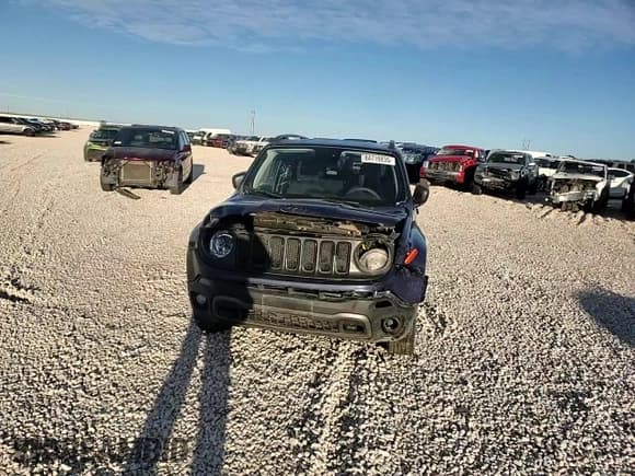 ✅ 2018 Jeep Renegade Upland • VIN: ZACCJBAB6JPJ06774 • Lot: 84710835. Wystawiony na Copart z przebiegiem 105 702 mil. Bezpłatny archiwum sprzedaży aukcyjnych z USA i szczegółowy raport historii pojazdu na DreamBid. Zdjęcie 14.