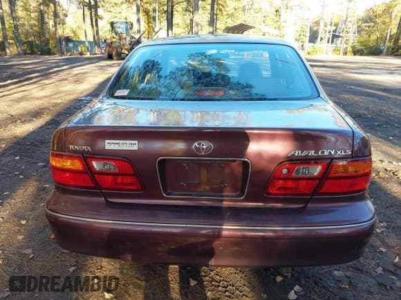 ✅ 1998 Toyota Avalon XL • VIN: 4T1BF18B6WU213163 • Lot: 43616901. Listed on IAAI with 289,049 mi. Free auction sales archive from the USA and detailed vehicle history report at DreamBid. Image 16.