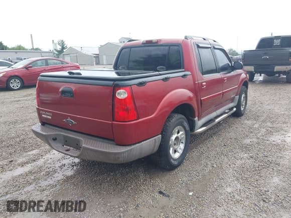 ✅ 2001 Ford Explorer Sport Trac • VIN: 1FMZU77E11UA37375 • Lot: 42876822. Wystawiony na IAAI z przebiegiem 154 633 mil. Bezpłatny archiwum sprzedaży aukcyjnych z USA i szczegółowy raport historii pojazdu na DreamBid. Zdjęcie 4.
