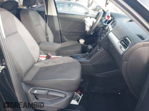 ✅ 2019 Volkswagen Tiguan S • VIN: 3VV1B7AX0KM048540 • Lot: 43379990. Listed on IAAI with 74,486 mi. Free auction sales archive from the USA and detailed vehicle history report at DreamBid. Image 5.