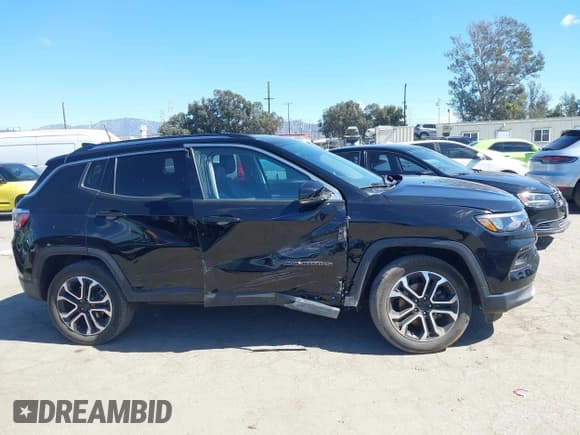 ✅ 2022 Jeep Compass Limited • VIN: 3C4NJDCB6NT133802 • Lot: 41671098. Wystawiony na IAAI z przebiegiem 29 863 mil. Bezpłatny archiwum sprzedaży aukcyjnych z USA i szczegółowy raport historii pojazdu na DreamBid. Zdjęcie 13.