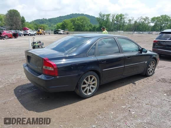 ✅ 2002 Volvo S80 • VIN: YV1TS91D021248950 • Lot: 42416721. Wystawiony na IAAI z przebiegiem 216 210 mil. Bezpłatny archiwum sprzedaży aukcyjnych z USA i szczegółowy raport historii pojazdu na DreamBid. Zdjęcie 4.