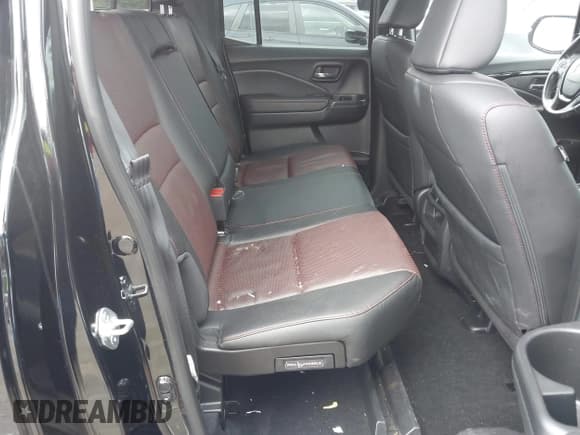 ✅ 2021 Honda Ridgeline Black Edition • VIN: 5FPYK3F86MB012423 • Lot: 42376693. Wystawiony na IAAI z przebiegiem 28 017 mil. Bezpłatny archiwum sprzedaży aukcyjnych z USA i szczegółowy raport historii pojazdu na DreamBid. Zdjęcie 8.