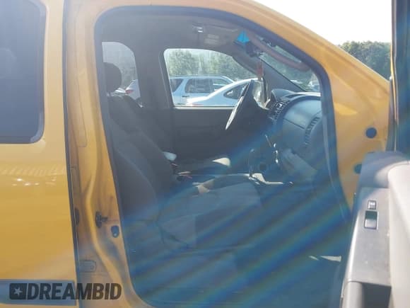 ✅ 2005 Nissan Xterra S • VIN: 5N1AN08W65C641377 • Lot: 42855361. Listed on IAAI with 215,484 mi. Free auction sales archive from the USA and detailed vehicle history report at DreamBid. Image 5.