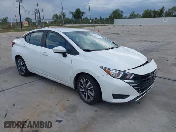 ✅ 2023 Nissan Versa SV • VIN: 3N1CN8EV6PL825459 • Лот: 43515983. Опубликован ранее на IAAI с пробегом 26 433 миль. Бесплатный доступ к архиву аукционных продаж из США и подробный отчёт об истории автомобиля на DreamBid. Изображение 1.