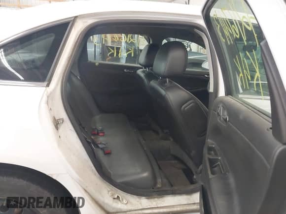 2014 Chevrolet Impala Police Police z VIN 2G1WD5E30E1187257, wystawiony jako IAAI lot #42167443 z przebiegiem 230 000 mil mil oraz . Historia ofert i sprzedaży dostępna na DreamBid. Obrazek 8.