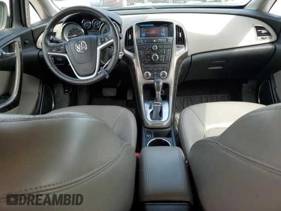 ✅ 2013 Buick Verano • VIN: 1G4PP5SK1D4201678 • Lot: 55110925. Wystawiony na Copart z przebiegiem 82 782 mil. Bezpłatny archiwum sprzedaży aukcyjnych z USA i szczegółowy raport historii pojazdu na DreamBid. Zdjęcie 8.