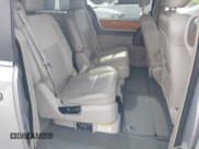 ✅ 2009 Chrysler Town & Country Limited • VIN: 2A8HR64X59R561518 • Lot: 41912572. Wystawiony na IAAI z przebiegiem 165 518 mil. Bezpłatny archiwum sprzedaży aukcyjnych z USA i szczegółowy raport historii pojazdu na DreamBid. Zdjęcie 8.